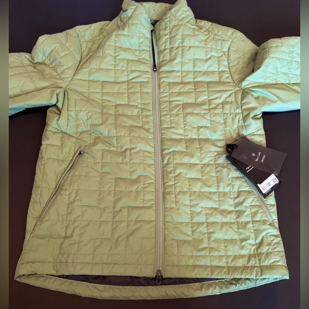 Lululemon Sky Loft jacket in Willow Green woman’s Xl
